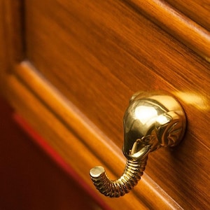 Brass Elephant Knob golden Elephant pull Wardrobe drawerknob Kitchen furniture Drawer pull Brass single hole Knob Furniture fitting-A476