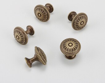 Pojedynczy otwór Mosiężna gałka do mebli w salonie Uchwyt do szafki Mosiężny uchwyt do szuflady meblowej Uchwyt do szafy Złoty uchwyt meblowy-A427