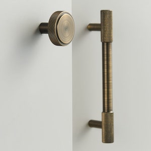 Vintage Brass Daisy Cudgel Drop Cabinet Handle Pulls - Set Of 4