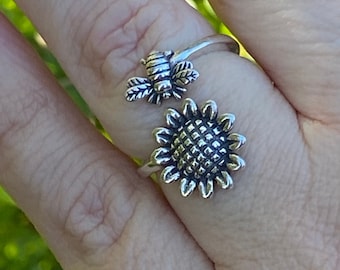 Sunflower Bee Ring: 925 Sterling Silver Floral Jewelry