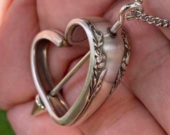 Chubby Heart and Arrow Silverware Necklace - Fashion Lane Pattern 1940