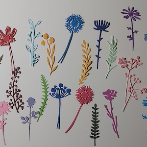 Joli ensemble de 20 pièces de découpe fleurs de papier cartonné. Scrapbook supplies, Card Making, Découpe papier, Collage, Artisanat, Art.