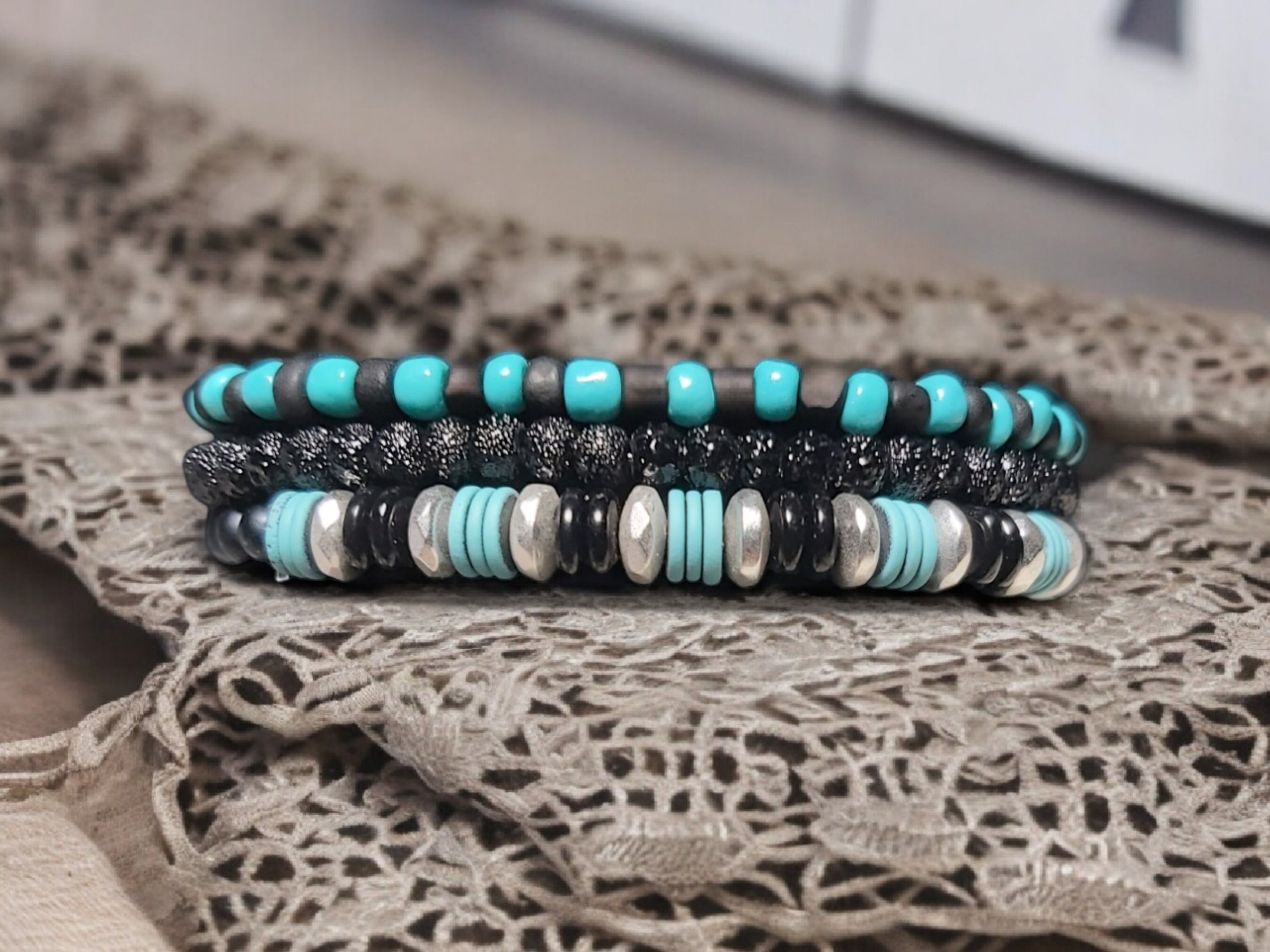 Lot De 5 Bracelets Turquoise Western Mikovivi – Perles Synthétiques, Extensibles, Diamètre 5,5 Cm (Style Bohème, Cowgirl, Rodéo)