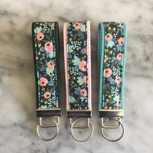 Rifle Paper Co Hunter Green Floral Key Fob- Hunter Green Key fob