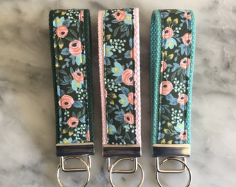 Rifle Paper Co Hunter Green Floral Key Fob- Hunter Green Key fob