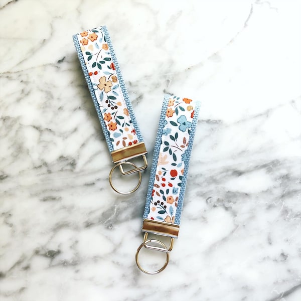 White Wildwood Key Fob- Fall Key fob- Floral Key Fob- Fabric Floral Key Fob- Dear stella fabric