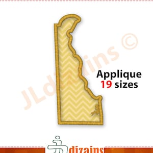 Peut inclure: Contour doré de l'état du Delaware avec un motif en chevron à l'intérieur. Le texte "Applique 19 tailles" est sous le contour.