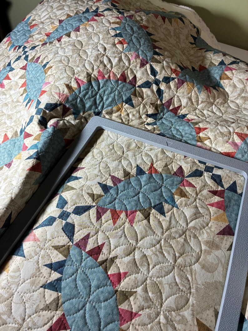 Cirklar och stjärnor i quiltblock. Traditionellt Sashiko-quiltmönster för datoriserade broderimaskiner – 27 storlekar ingår. bild 6