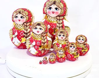 Traditional nesting doll 10 pcs 6 1/2  inches