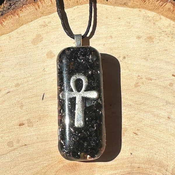 Collier de protection contre les forces électromagnétiques - Pendentif shungite orgone élite de classe A - Orgonite Ankh, cuivre, quartz, balance EMF de 5 g