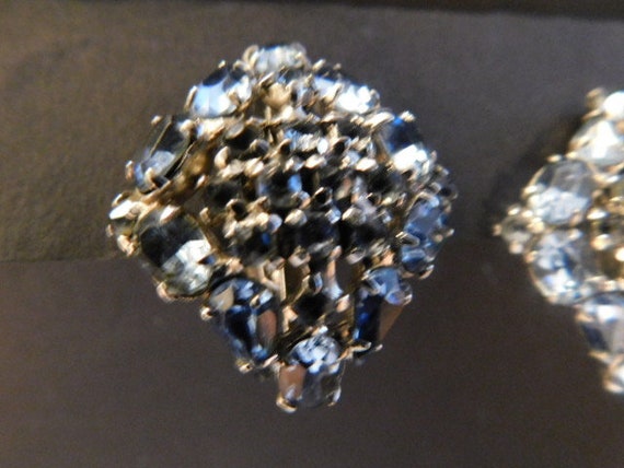 Gorgeous Diamond Shaped Pale Blue Rhinestones Cli… - image 2