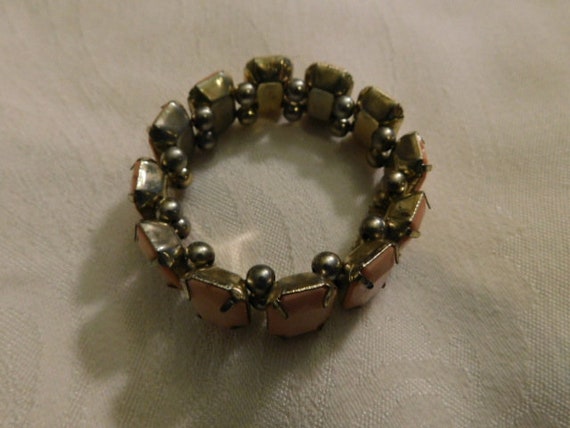 Vintage Pale Pink Acrylic Stretch Bracelet - Pale… - image 2