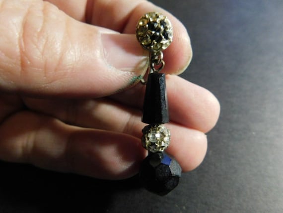 Great Pair of Vintage Dangle Clip - On Earrings i… - image 3