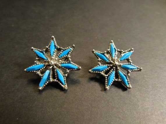 Great Looking Star/Flower Shaped Faux Turquoise a… - image 1