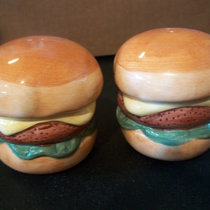 Adorable Vintage Cheeseburger Salt and Pepper Shakers - China