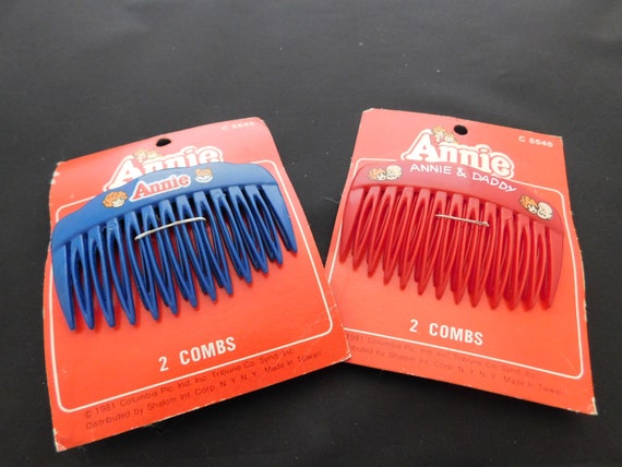 Set of Two Pairs of Plastic "Annie" Hair Combs by… - image 1