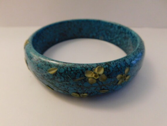 Blue and White Acrylic Bangle Bracelet with Flora… - image 1