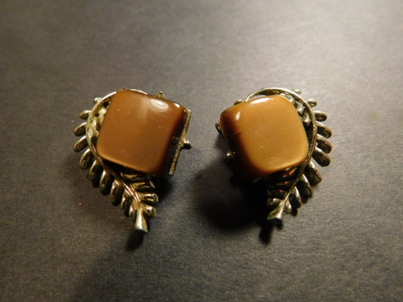 Fantastic Looking Brown Lucite Clip On Earrings b… - image 2