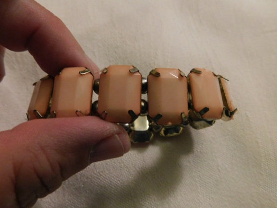 Vintage Pale Pink Acrylic Stretch Bracelet - Pale… - image 3