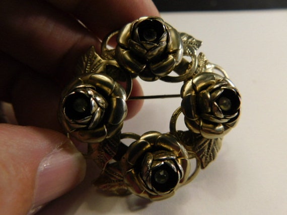 Fantastic Gold Tone Metal Cabbage Roses Design Br… - image 2