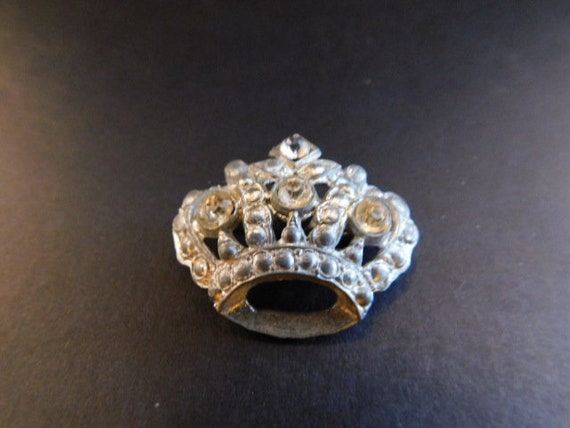 Vintage Silver Tone Metal Crown Brooch/Pin with F… - image 1