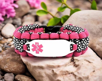 Pulsera de alerta médica para mujer / Pulsera de paracord 550 con etiqueta de identificación de acero inoxidable grabada personalizada - Símbolo médico rosa