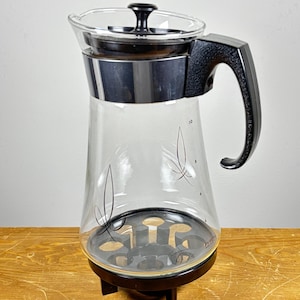 Pyrex 10 Cup Glass Coffee Carafe with Lid and Warming Stand
