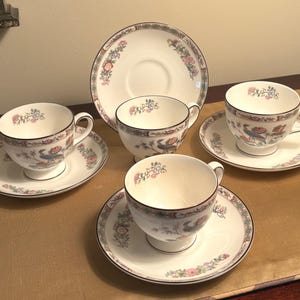 Wedgwood Kutani Crane Bone China Teacups and Saucers - Set of 4