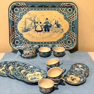 Vintage Wolverine Company Child's Dish Set - 20 Pieces Blue White Dutch Designs Made in USA