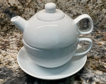 Cordon Bleu® Individual Teapot with Teacup and Saucer all in One, New and Unused