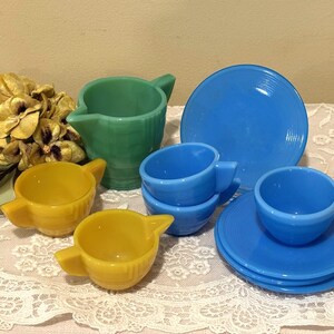 Vintage Akro Agate Glass Child&#39;s Toy Tea Party Set, 1950s
