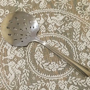 William A Rogers A1 Plus, Oneida LTD, Tomato Server in Pattern Croydon AKA Mary Lee