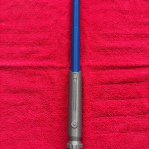 3D gedrucktes Ahsoka Offhand Lichtschwert mit Klappklinge