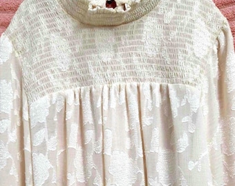 Knox Rose creamy/ivory, long sleeved, peasant blouse. Size Small.