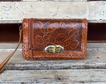 Vintage 1970's Ladies Hand Tooled Leather Purse/ Wallet