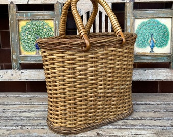 Vintage 1950's Wicker Basket - Knitting Basket - Market Basket - Gathering Basket - Beach Basket - Storage