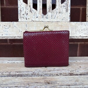 Vintage 1970's Red/Burgundy Mesh Wallet  - Ladies Purse - Pepper