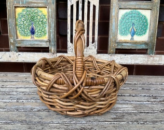 Vintage Round Wicker Basket - Rustic - Gathering Basket - Shopping - Picnic Basket - Market Basket - Vintage Display Basket - Vintage Basket