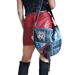 Bolso bandolera vaquero con calavera | Bolso rockero reciclado | Bolso motero Route 66 | Bolso punk hecho a mano imagen 5