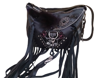 Snakeskin snakeskin handbag Witch's purse lizard pendant