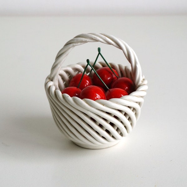 Fruit basket made of ceramic, cherry bowl
