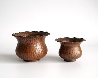 Pair of vintage little planters for cacti, solid copper finely crafted, 1960s cachepot