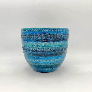 Bitossi  , Rimini blue , medium size planter by designer  Aldo Londi aqua blue  Italian ceramic,  1970s.