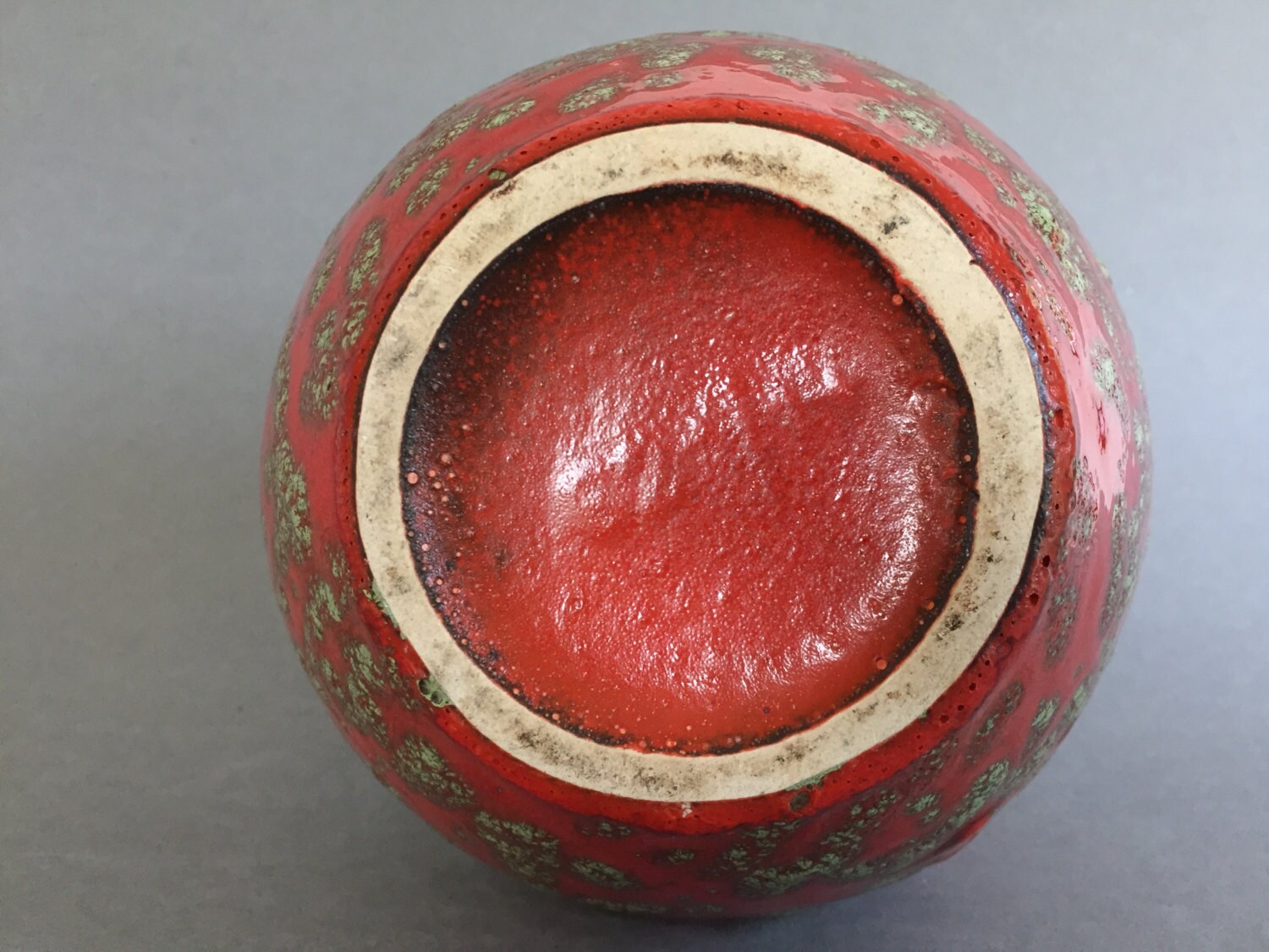 ヴィンテージ ES Keramik 花瓶 – 赤い斑点のある西ドイツ陶器、1960