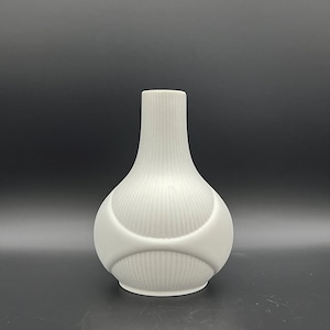 Eschenbach Bavaria 1285 / 6  rare Op Art design  Mid Century Modern mat bisque white porcelain  1960s / 1970s Germany vase.