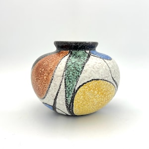Ruscha Keramik 837 / 2  ,,Milano&quot;, by Cilli Wörsdörfer and Kurt Schörner, with signature, rare ball vase Mid-Century Modern 1950s / 1960s .