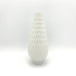Edelstein Bavaria 893 Mid Century  Germany glossy white Porcelain ,,Op Art&quot; vase.