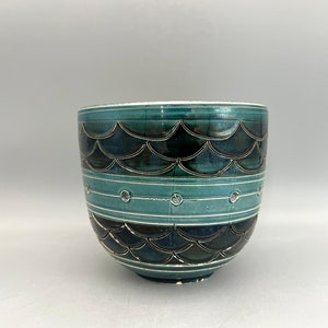Fratelli Fanciullacci planter / flowerpot, relief motiv, aqua green blue and black vintage Mid Century Modern Italian  1970s.