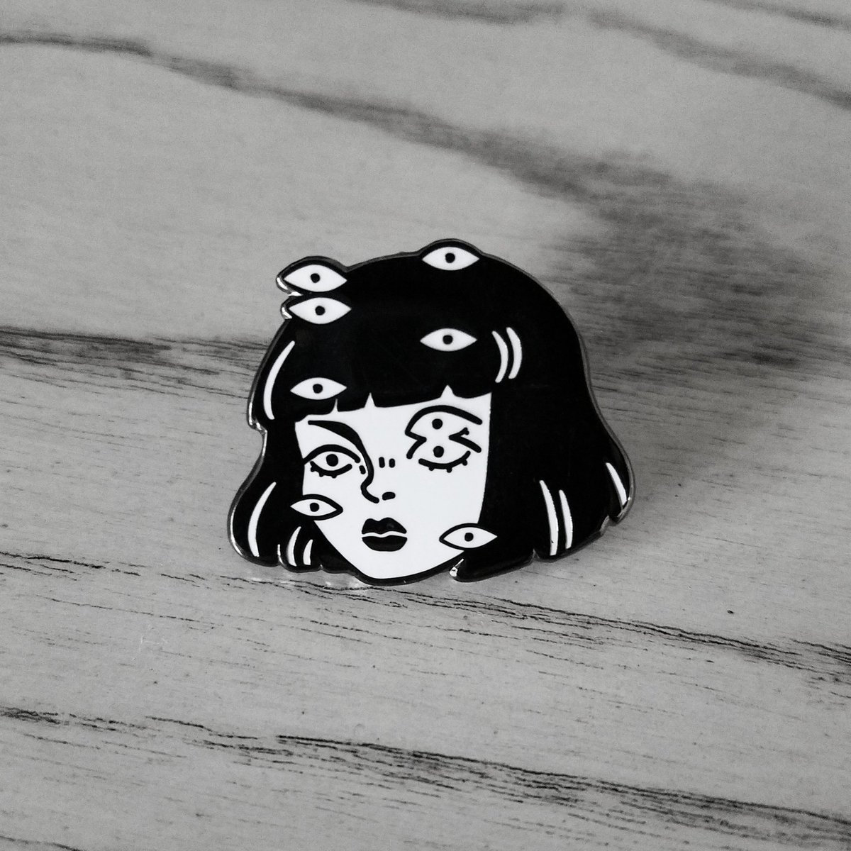 Eyes Enamel Pin