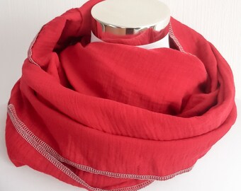 Plain loop scarf made of muslin in red